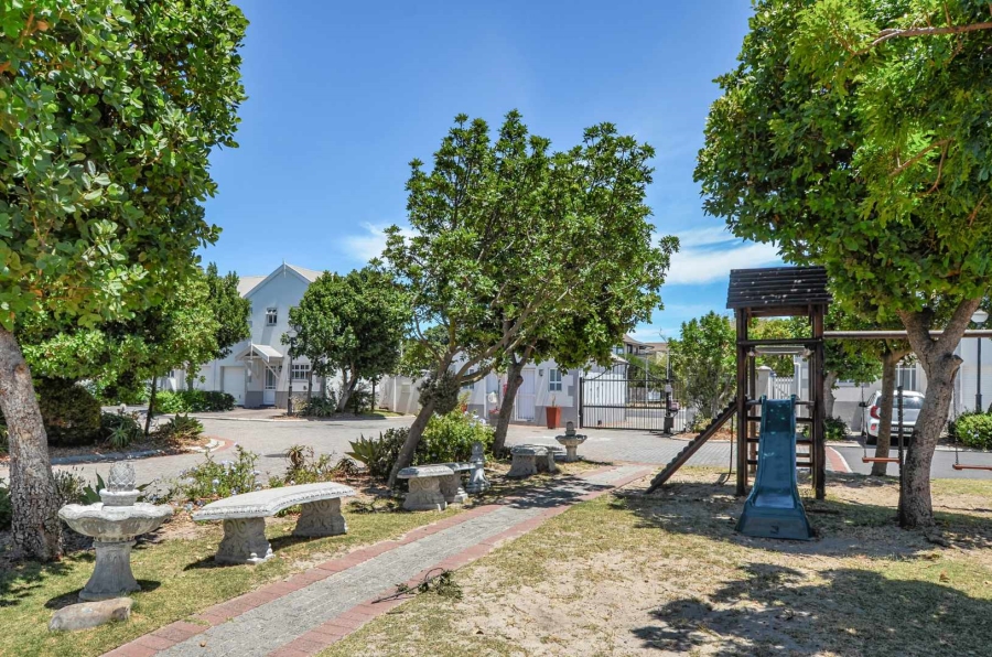 To Let 3 Bedroom Property for Rent in Parklands Western Cape